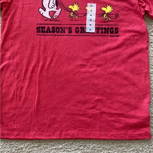 Men’s Old Navy Peanuts Holiday Tee - Picture 3 of 5